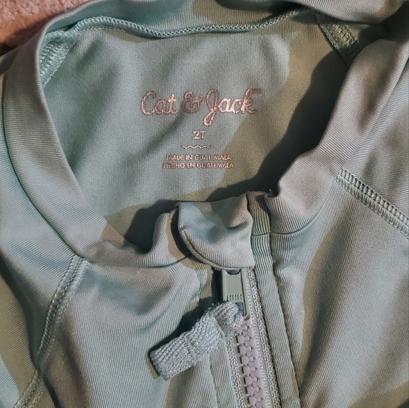 Cat and Jack 3t boys dinosaur swim trunks and matching rashguard - Picture 2 of 5